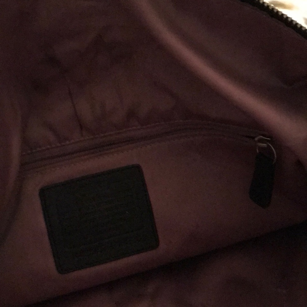 Medium size Coach bag